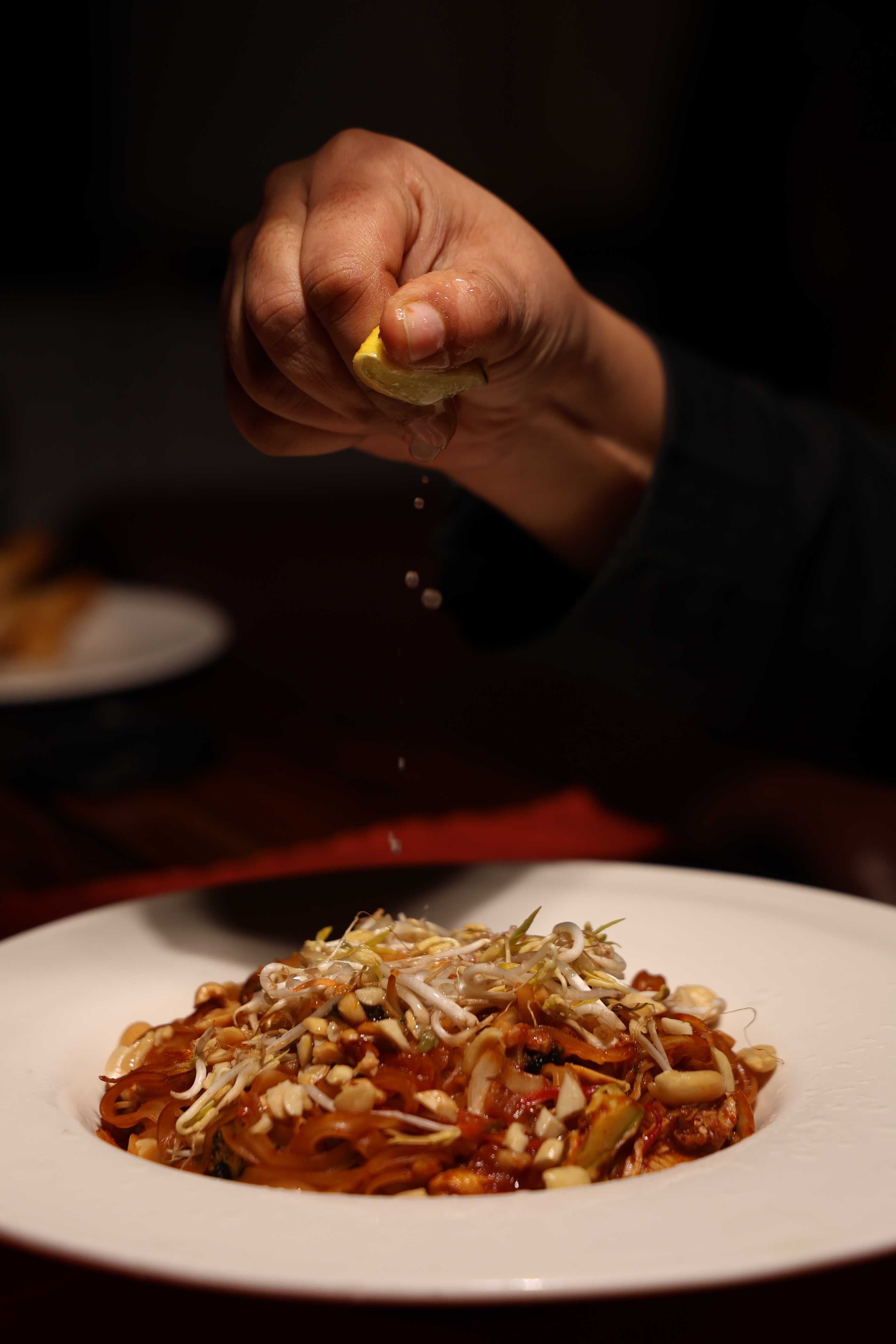 Best luxurious Food, Bar, Restro & Cafe in Connaught place in Delhi