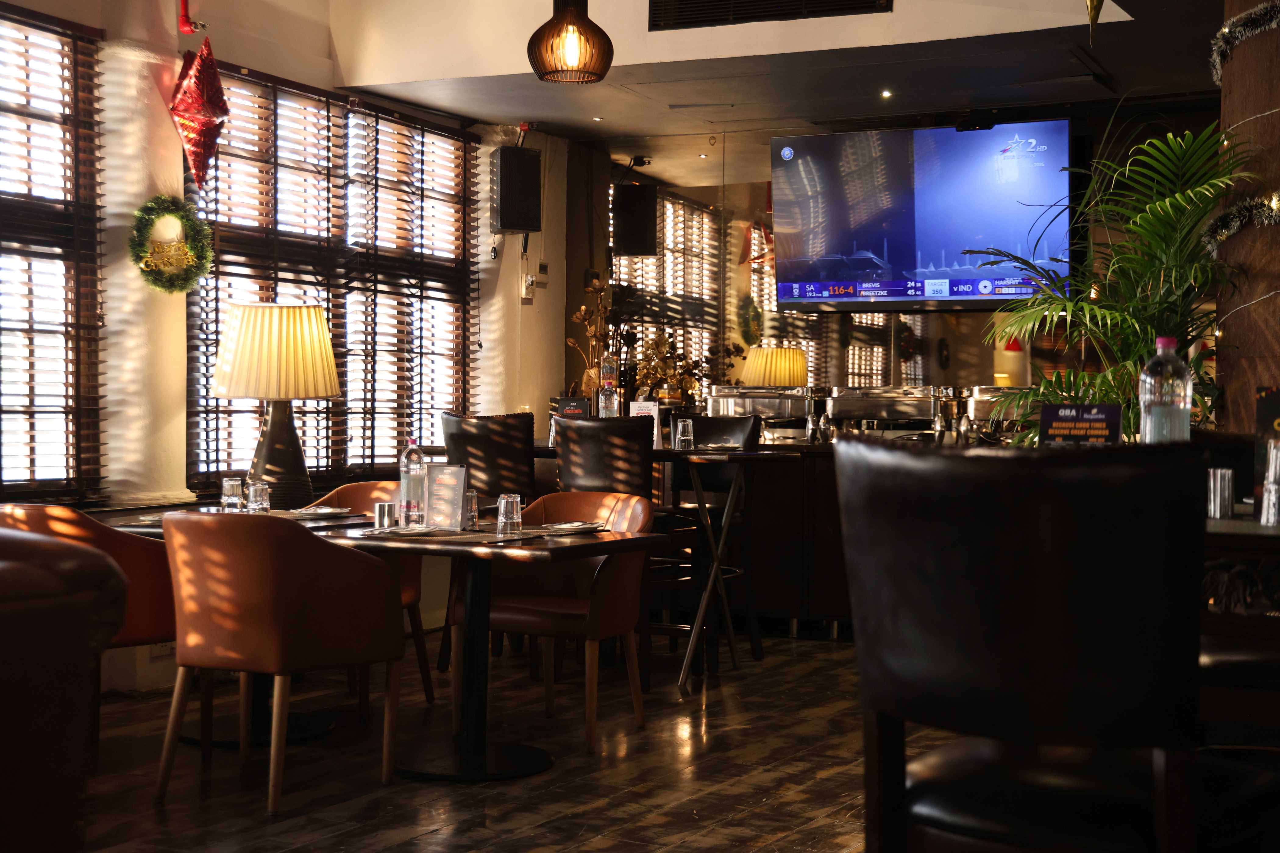 Best luxurious Food, Bar, Restro & Cafe in Connaught place in Delhi