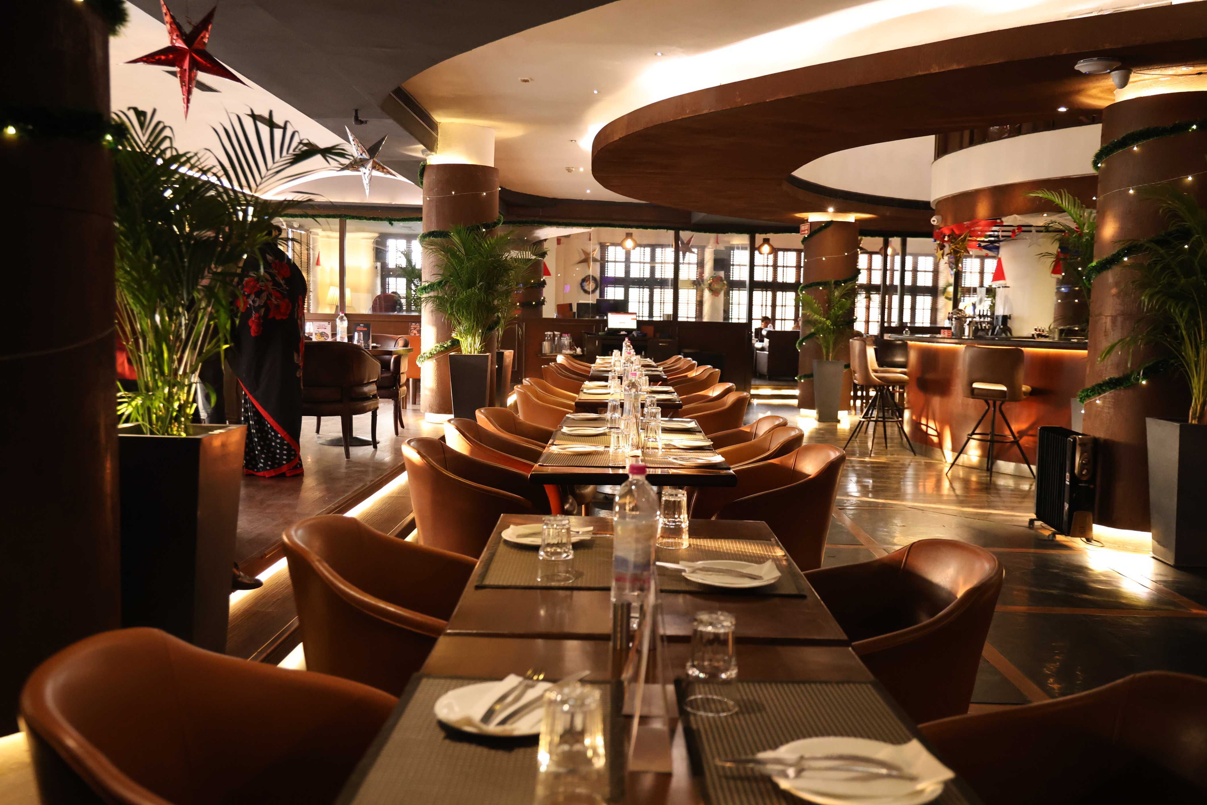 Best luxurious Food, Bar, Restro & Cafe in Connaught place in Delhi