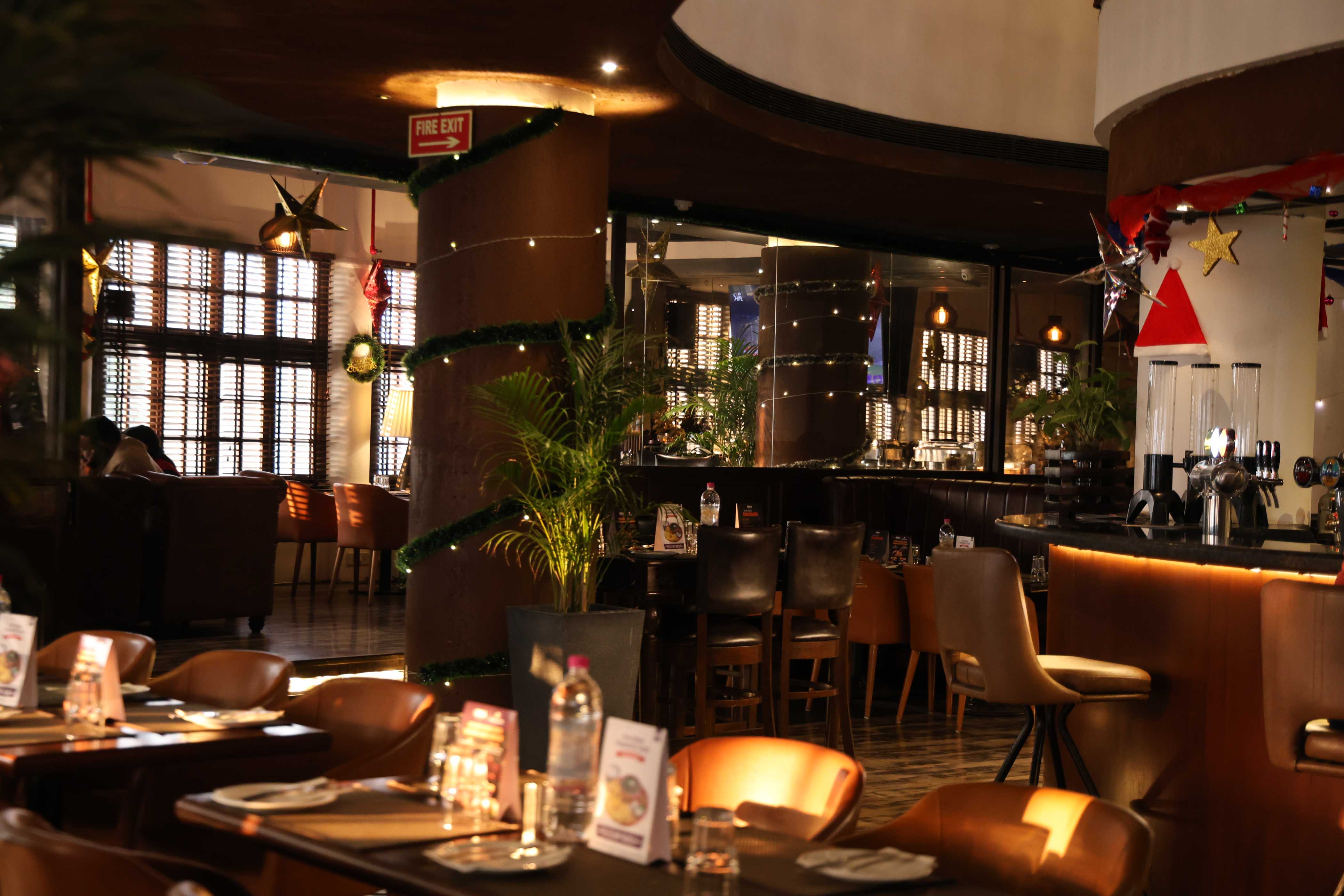 Best luxurious Food, Bar, Restro & Cafe in Connaught place in Delhi