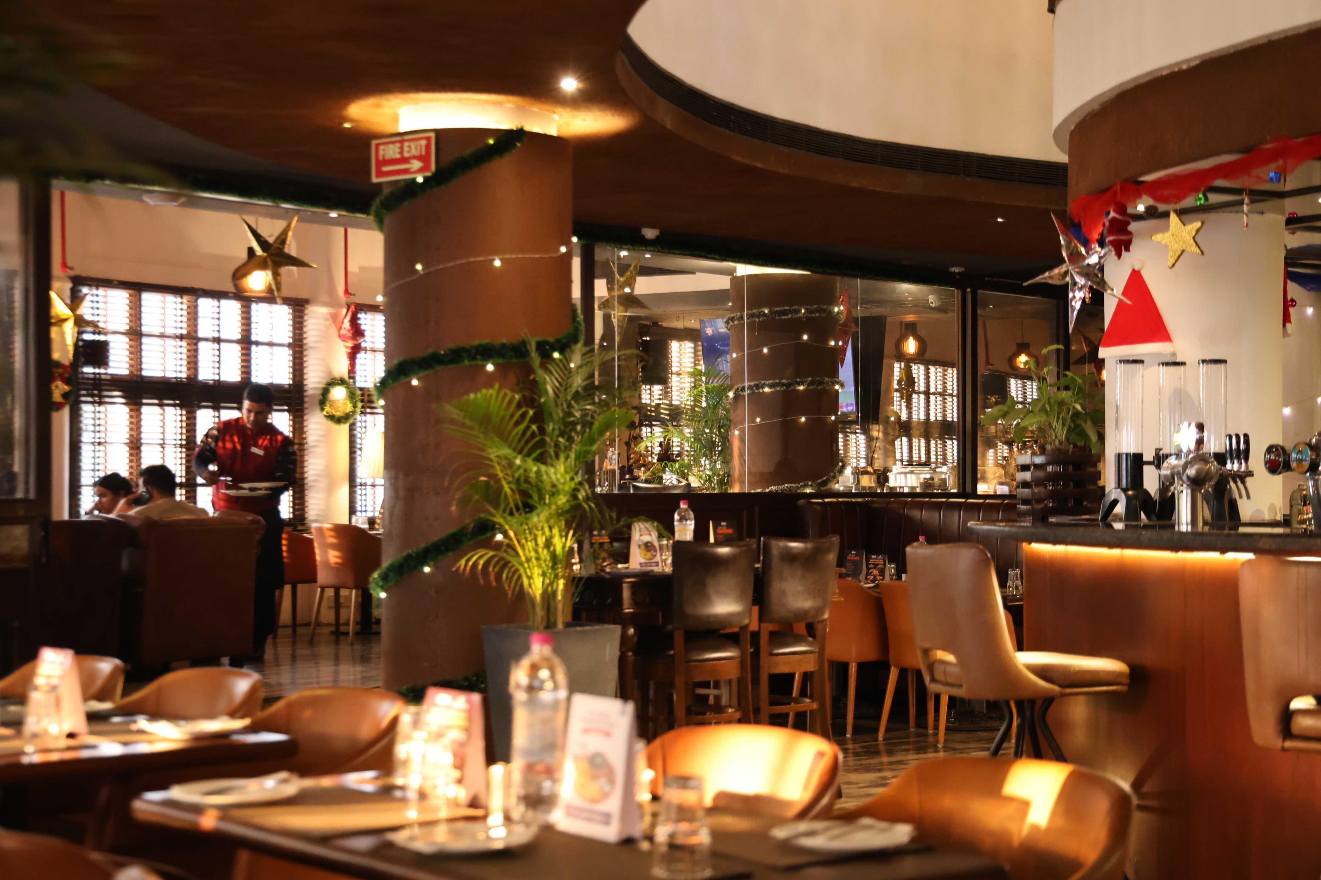 Best luxurious Food, Bar, Restro & Cafe in Connaught place in Delhi