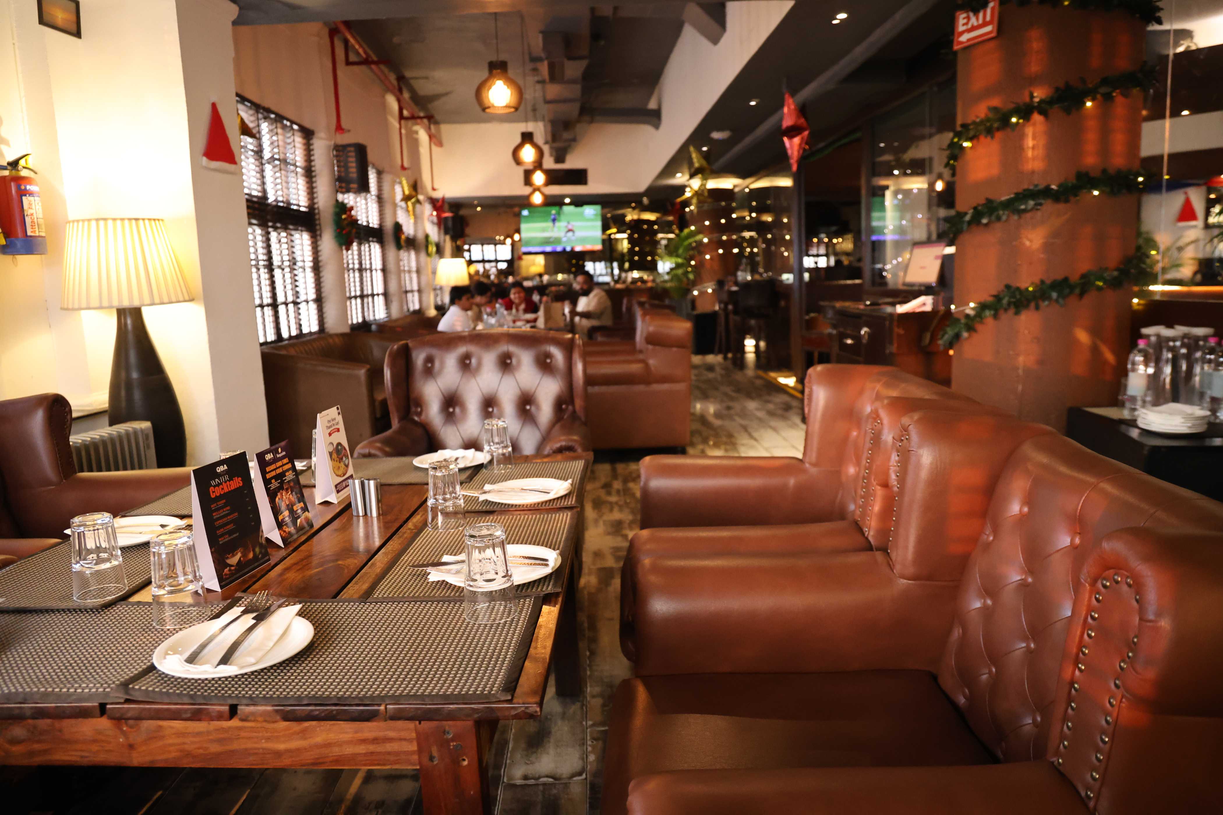 Best luxurious Food, Bar, Restro & Cafe in Connaught place in Delhi