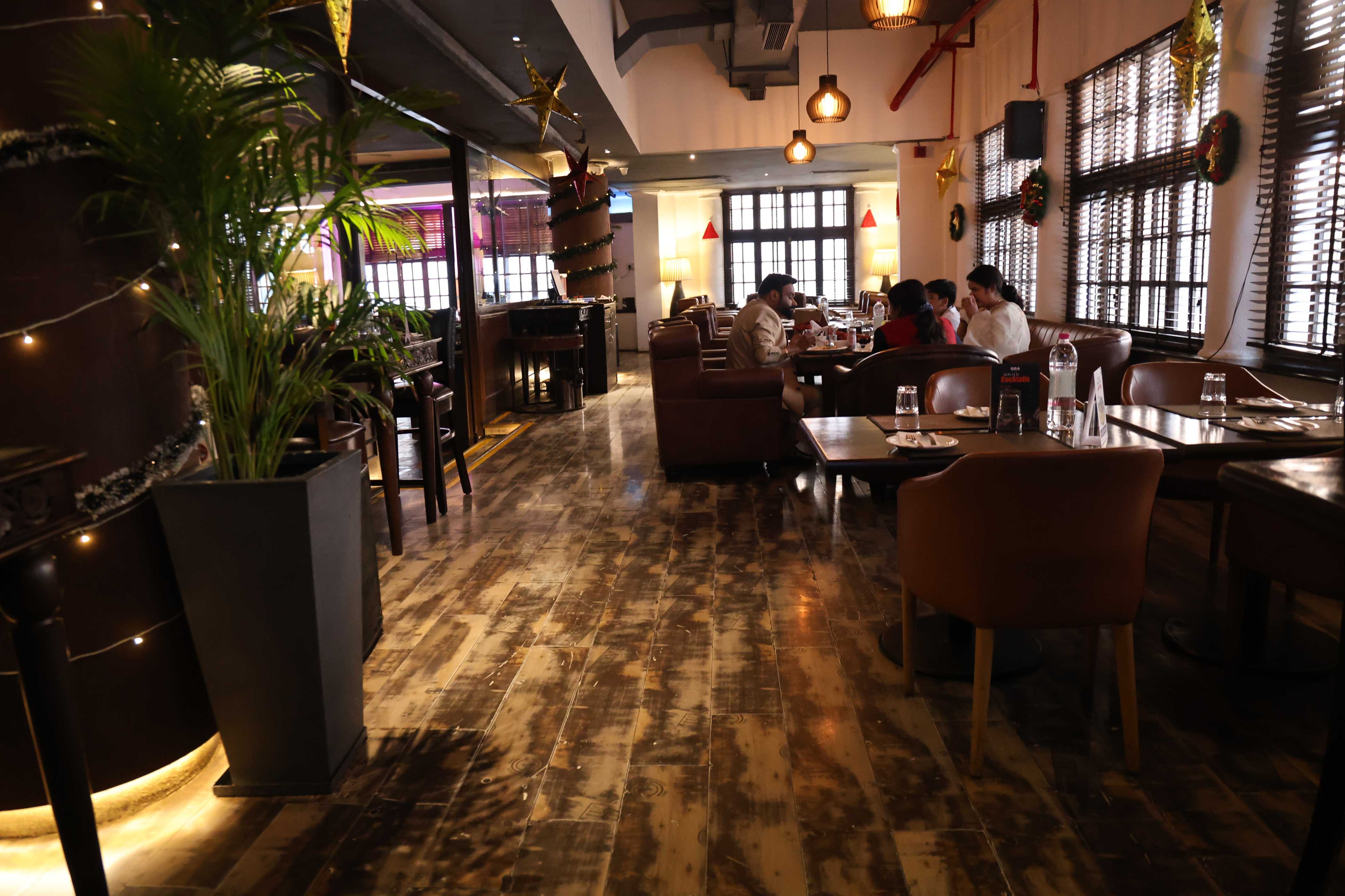 Best luxurious Food, Bar, Restro & Cafe in Connaught place in Delhi